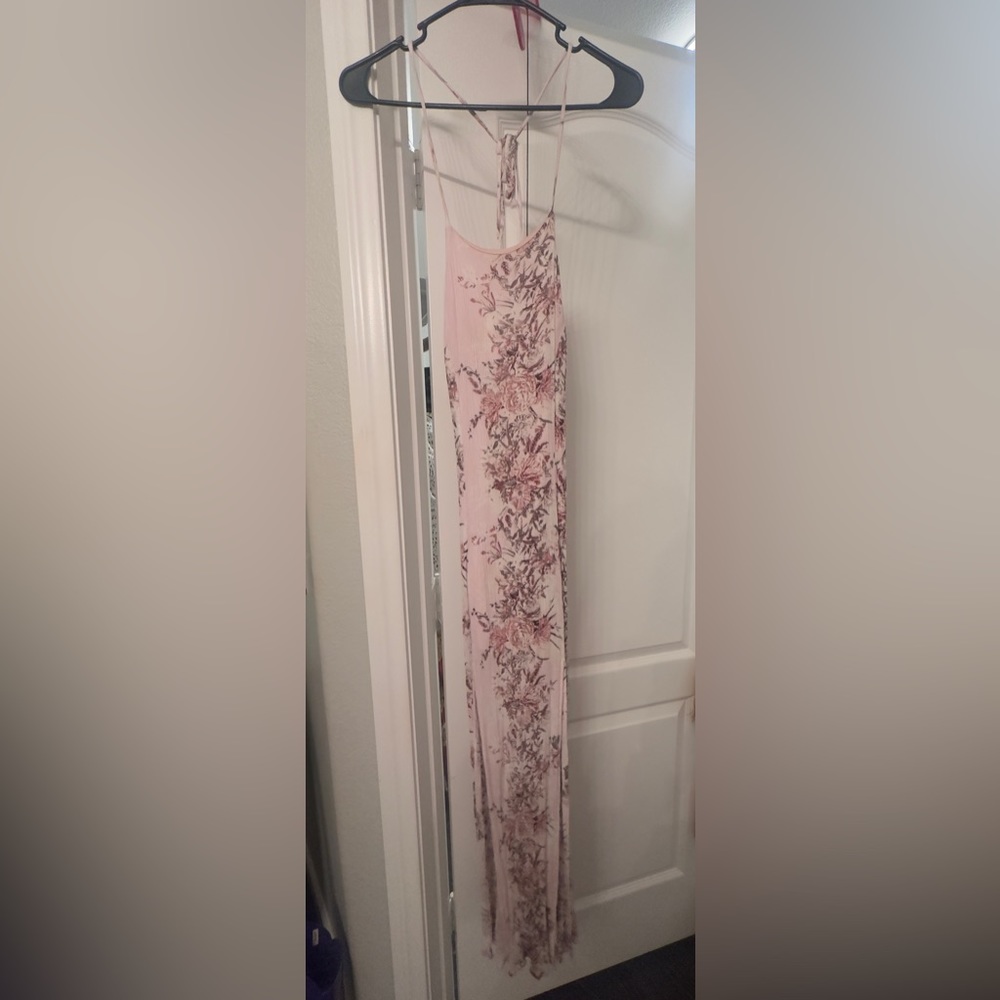 Sadie and Sage Pink flowered Maxi Dress. Size Medium